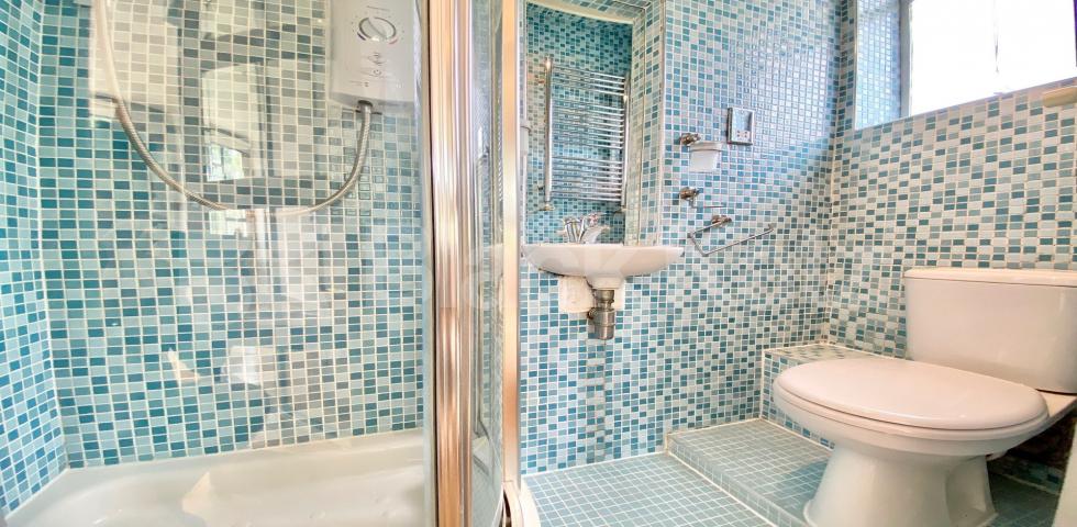 			VIRTUAL TOUR AVAILABLE!, 2 Bedroom, 1 bath, 1 reception Apartment			 Cruikshank Street, ANGEL-KINGS CROSS